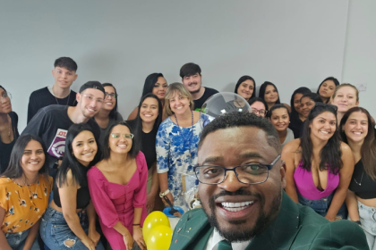 Oluwatosin Tolulope Ajidahun destaca a importância do diagnóstico precoce das trombofilias hereditárias para prevenir perdas gestacionais.