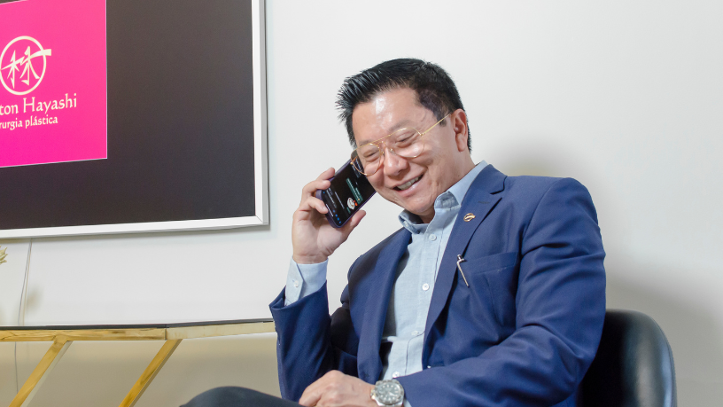 Milton Seigi Hayashi mostra como o lifting de braço redefine o contorno corporal e melhora a aparência da pele.