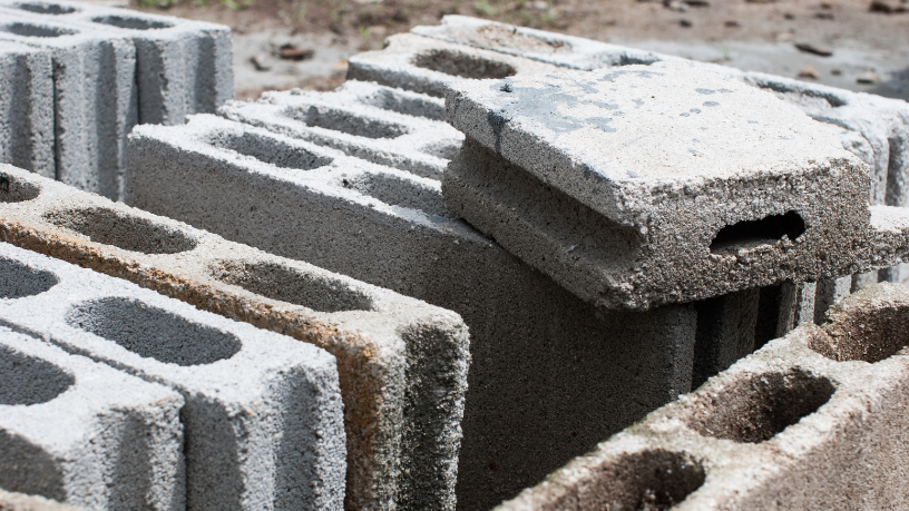 Entenda como a escolha dos artefatos de cimento pode reduzir custos e otimizar o orçamento da obra com a experiência de Valderci Malagosini Machado.